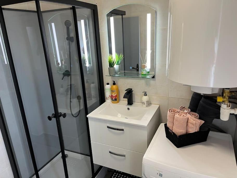 Bel Appartement Neuf, Bien Situe Carcassonne Luaran gambar