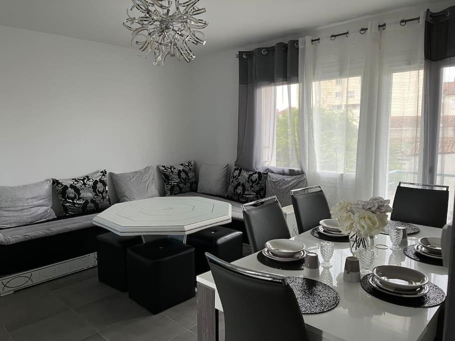 Bel Appartement Neuf, Bien Situe Carcassonne Luaran gambar